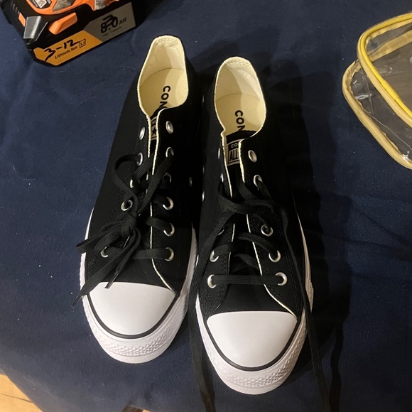 Platform Converse Classic Black and White Low-Tops NEW - Picture 1 of 4